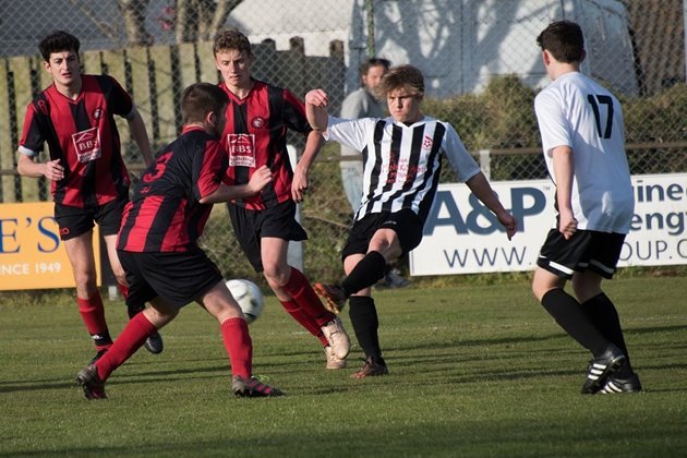 Podlaski futbol. Gra Saltex IV liga, KOS i A-klasa. Wyniki weekendowych spotkań