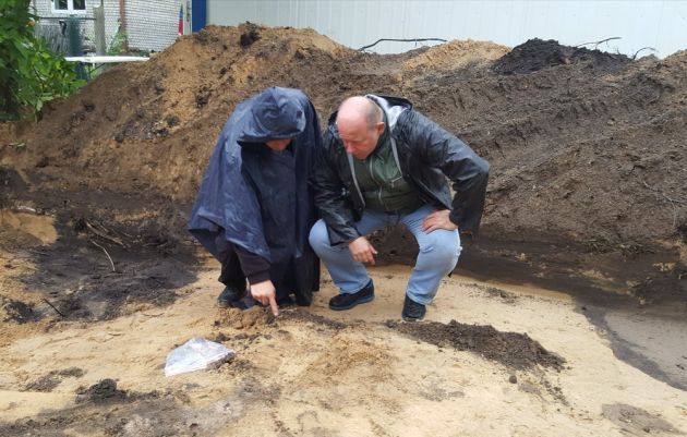 Ekshumacje przy Wysockiego. Odnaleziono szczątki ponad 20 osób oraz ich rzeczy