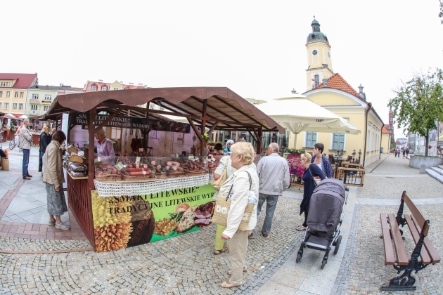 Tradycyjne wędliny, rękodzieło i wiele atrakcji. Jarmark jesienny przed Ratuszem 