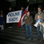 Wróciły protesty w obronie sądów. Czy tym razem przyniosą efekt?