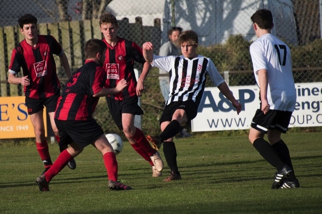 Podlaski futbol. Gra Saltex IV liga i KOS. A-klasa nadrabia zaległości