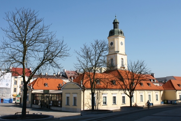 Specjalny hejnał rozbrzmiewa z ratuszowej wieży