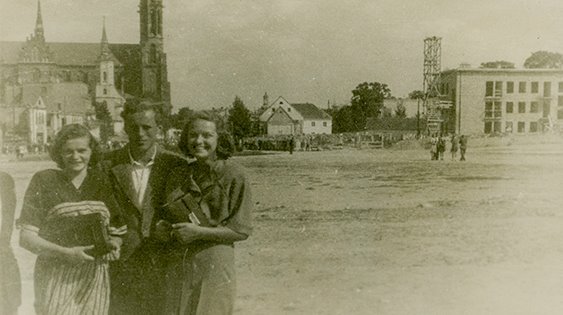 Archiwalne fotografie Białegostoku i inne wystawy. Na wernisaże wstęp jest wolny