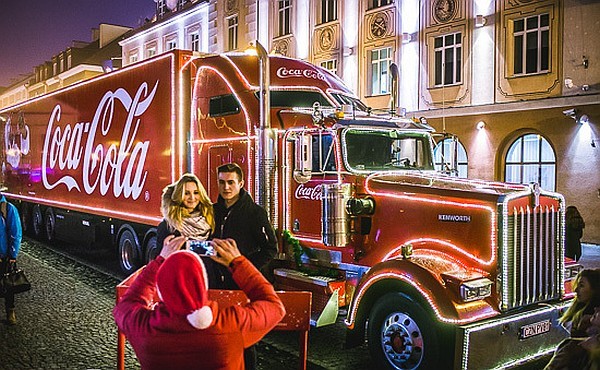 Świąteczne ciężarówki Coca-Coli mogą odwiedzić Białystok. Potrzebne są głosy