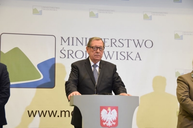 Harwestery opuściły Puszczę Białowieską. Minister Szyszko odpowiada UE