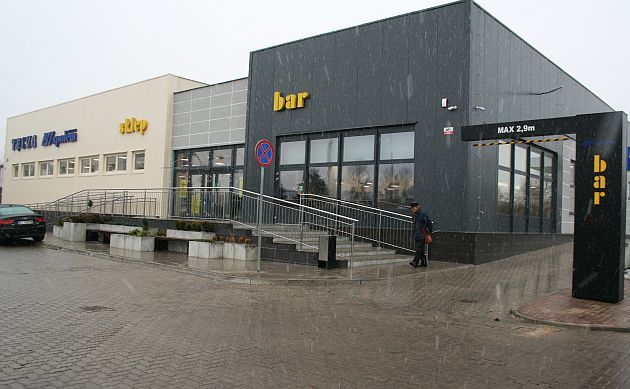 Nowoczesny supermarket i bar z opcją drive. Otwarcie sklepu PSS Społem [ZDJĘCIA]