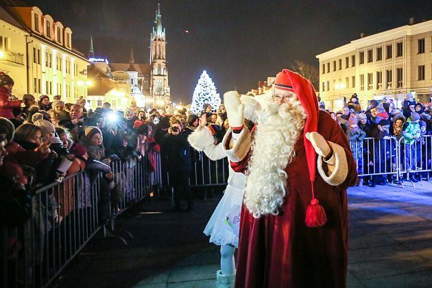 Do Białegostoku przyjechał prawdziwy Mikołaj z Laponii. Witały go tłumy [ZDJĘCIA]
