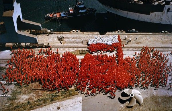 Neony, Solidarność i dziura w ziemi. Nowe prace w Arsenale