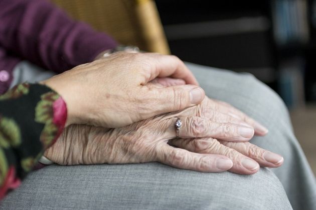 Gminy i świadczenie obowiązkowych usług opiekuńczych. W Podlaskiem mamy z tym problem