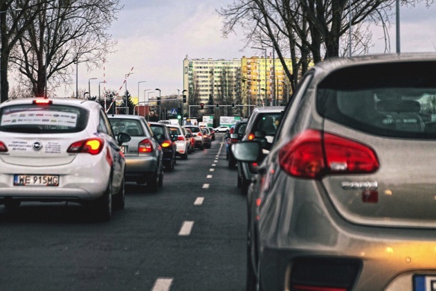 Nie będzie stref czystego transportu. Do centrum miast wjedziemy za darmo