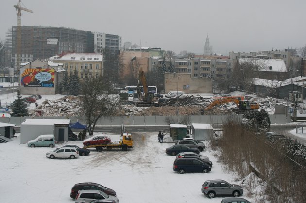 Wyburzenia na terenie dawnego PKS-u. Nie wiadomo, kiedy zacznie się budowanie