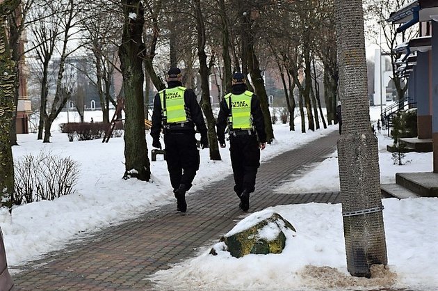 Straż miejska przypomina: odśnieżajmy chodniki przed swoimi posesjami