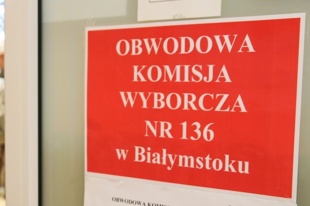 Stanowiska urzędników wyborczych czekają. W województwie jest ich ponad setka