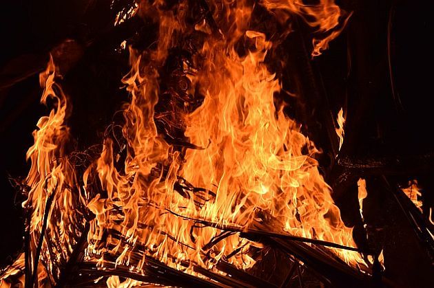 Pożar w Białowieży. Paliła się drewniana plebania