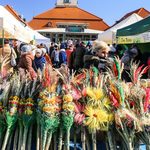 "Palmy schodzą najlepiej". Wielkanocny Jarmark na Rynku Kościuszki [ZDJĘCIA]
