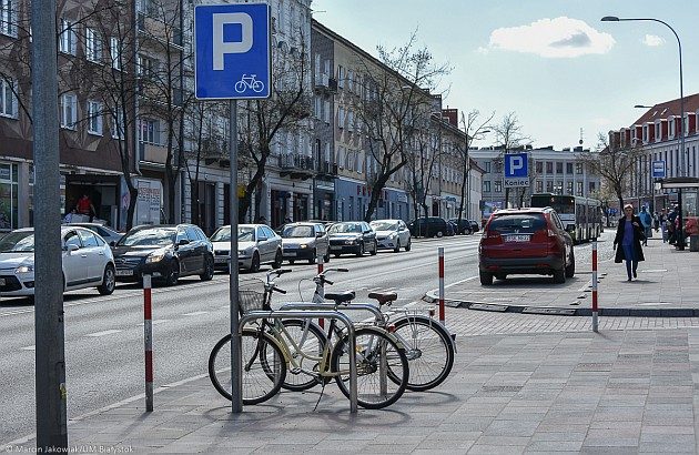 Będzie 30 nowych. Rowerzyści mogą zaproponować, gdzie powstaną dla nich parkingi