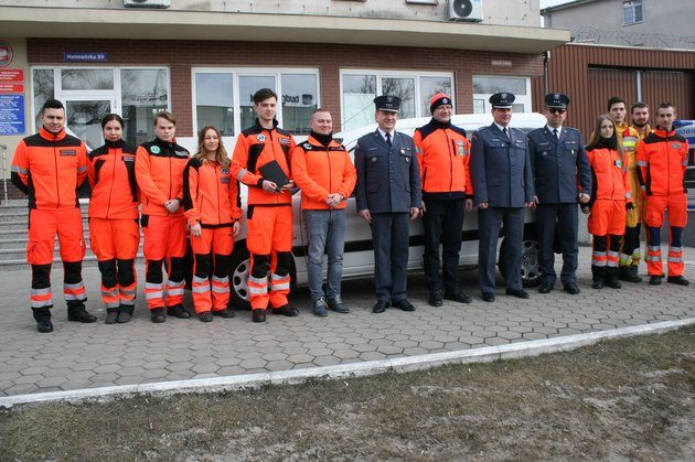 Ratownicy otrzymali od służby więziennej samochód. Będą też szkolili strażników