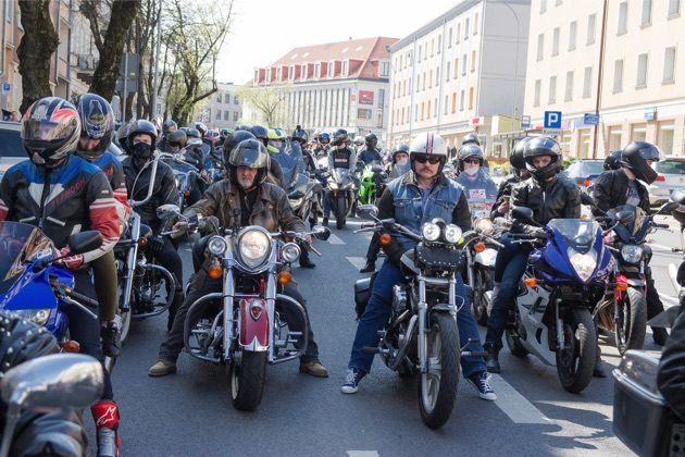 Miastem zawładnęli motocykliści [ZDJĘCIA]