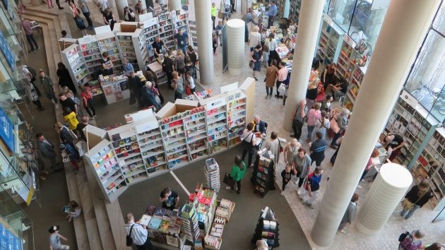 Frekwencyjny sukces Targów Książki. Białostoczanie chcą czytać [ZDJĘCIA]