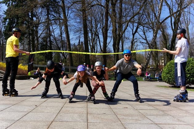 Ruszają zajęcia nauki jazdy na rolkach