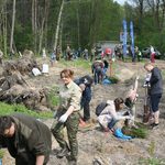 Wiatr połamał setki drzew. Białostoczanie posadzili w tym miejscu nowe