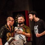 Ta komedia robi furorę. Nie przegapcie spektaklu "Kogut w rosole"