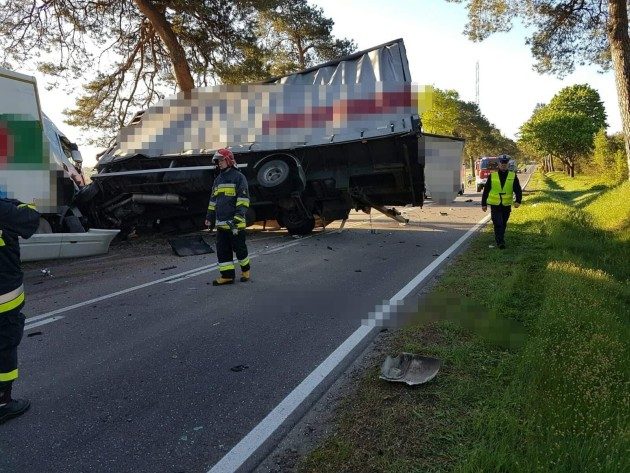 Naczepa odczepiła się od ciężarówki. 3 osoby w szpitalu