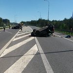 Wypadek koło Świętej Wody. Auto dachowało