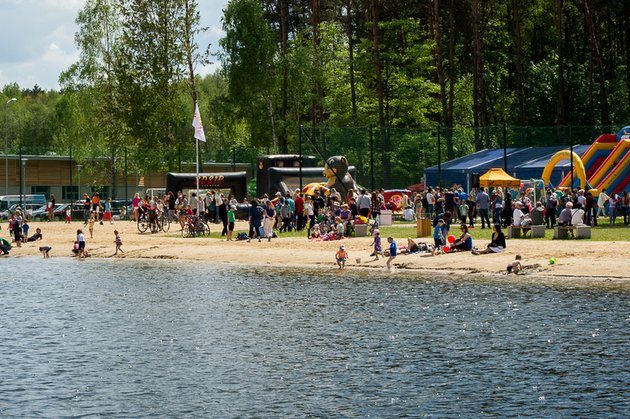 Zwiedzanie, helikopter z bliska i majówka na dojlidzkiej plaży