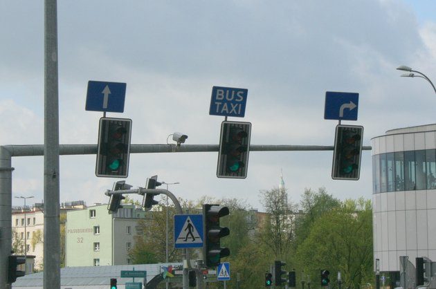 Zdjęcia na skrzyżowaniach nadal są robione. Ale mandatów i tak nie będzie