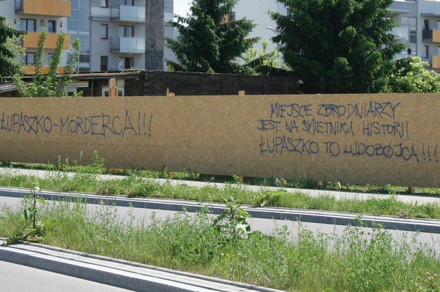 "Ulica ludobójcy". Ktoś wyraźnie pokazał, że nie chce Łupaszki w Białymstoku