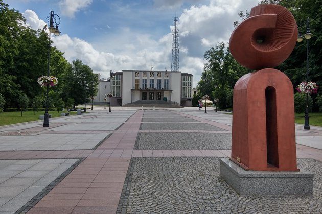 Jak nie można, jak można. Strefa kibica jednak powstanie?