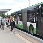 Kradzieże w autobusach. Zamiast kieszonkowców oszust z terminalem