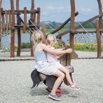Pokaz ratownictwa, karetka i upominki, czyli akcja "Bezpieczne wakacje"