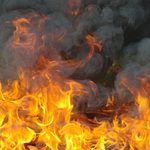 Pożar magazynu z materiałami budowlanymi w Mońkach 