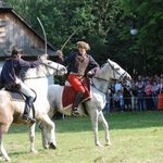 Rekonstrukcja bitwy, pokazy mody i cyrku. Niedziela w Ciechanowcu