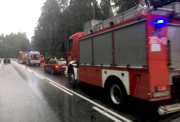 Wypadek na drodze krajowej nr 8. Wśród rannych są dzieci 