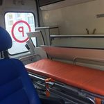 Złodzieje zdewastowali ambulans. Ukradli sprzęt medyczny