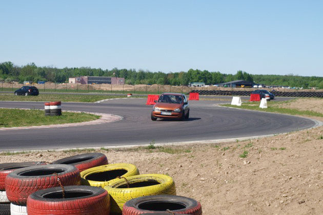 Sierpień na Torze Wschodzący Białystok. Dzień otwarty, nowy parking i jazdy gokartami