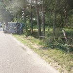 Ukradł auto, a po szalonym rajdzie dachował. Został zatrzymany