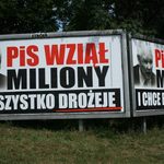 PiS odpowiada na bilbordy opozycji. 