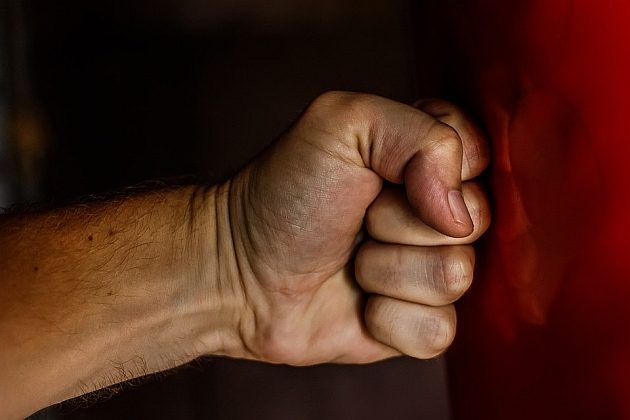 Awanturował się w autobusie. Doszło do rękoczynów