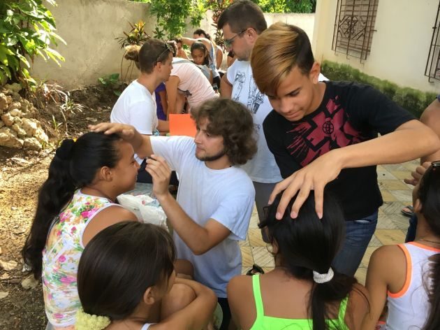 Białostoccy uczniowie w misji na Kubie. Pomogli potrzebującym