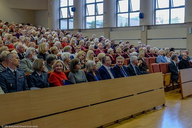 Rozpoczęli nowy rok akademicki. Jedna rzecz wyróżnia tych studentów