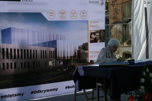 W Muzeum Pamięci Sybiru wmurowano kamień węgielny. Pojawił się specjalny gość