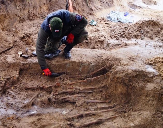 Przy budowie drogi odkryto masowe groby