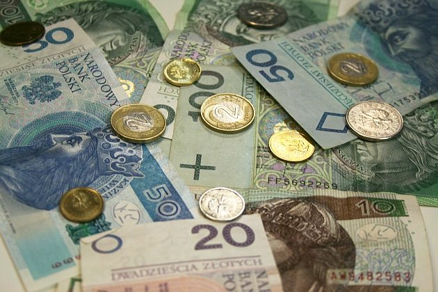 Ukrainiec pracujący w Polsce dostanie minimalną emeryturę? Okazuje się, że niekoniecznie