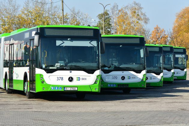 Nowe mercedesy już na ulicach. A to jeszcze nie koniec zakupów