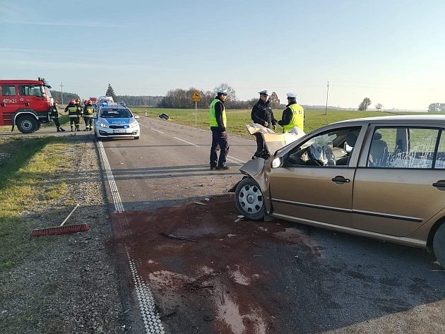 Czołówka w powiecie siemiatyckim. Jedna osoba trafiła do szpitala