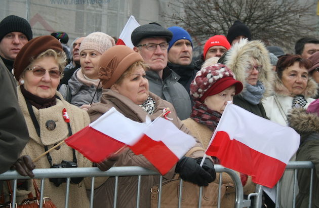 Z flagami, balonami i biało-czerwonymi serduszkami. Białostoczanie uroczyście świętowali